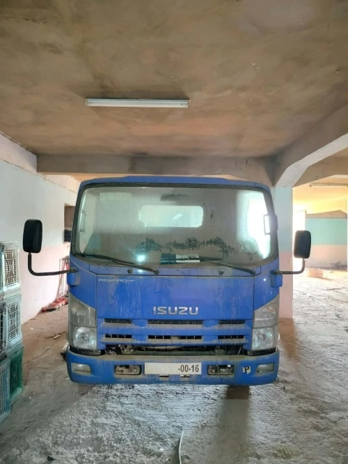 Isuzu NPR 2013