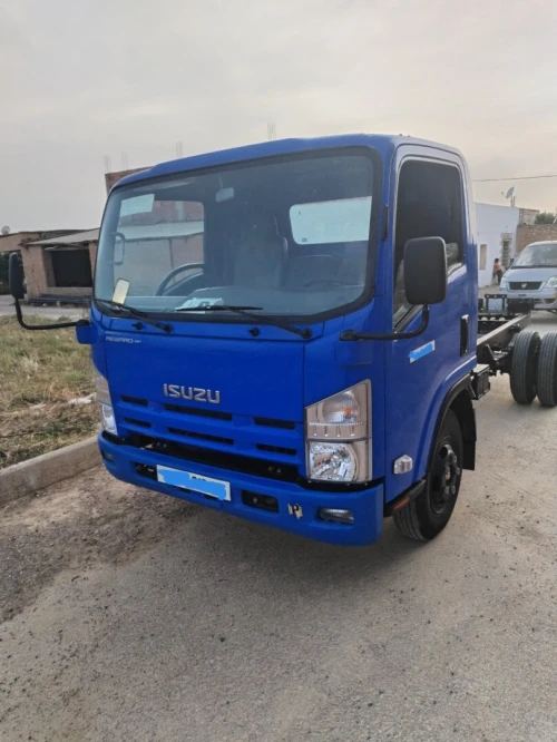 Isuzu Npr 2013