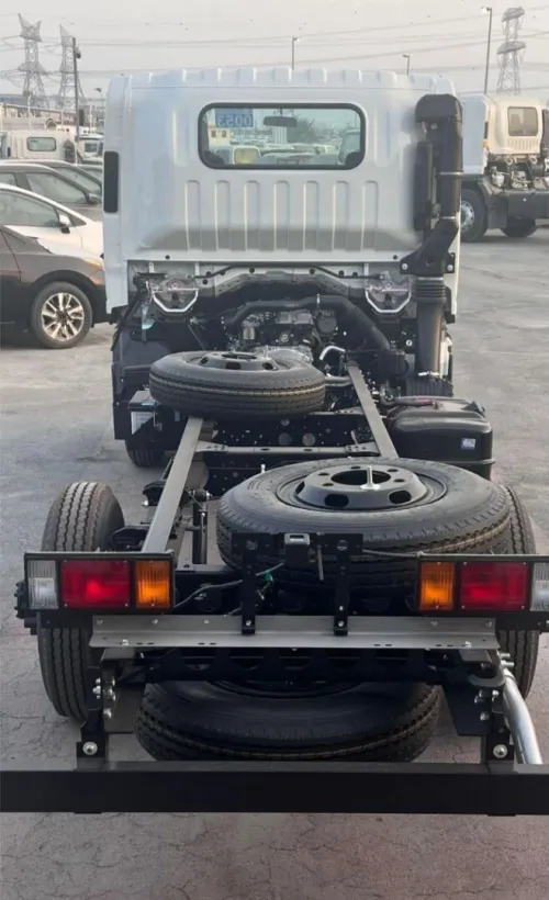 Isuzu NPR71 2026