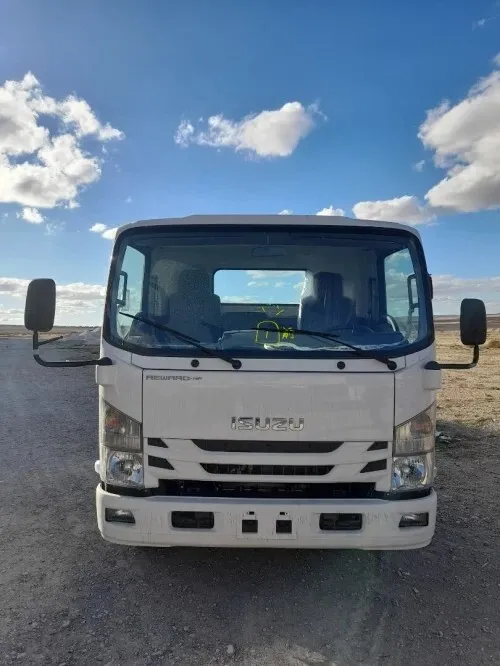 Isuzu NPR71 2025