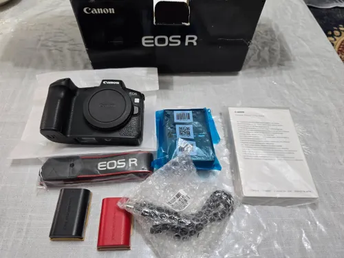 Canon EOS R + bague ring RF/EF + accessoires (complet)