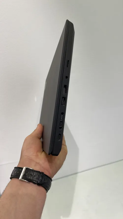 LENOVO T14 RYZEN 5 PRO 04TH 8RAM 256SSD ÉTAT 10/10