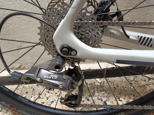 Vélo genesis vapour ccx30 (carbon) poid 6kg