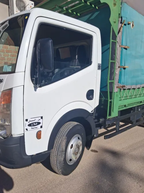 Nissan Cabstar 2013