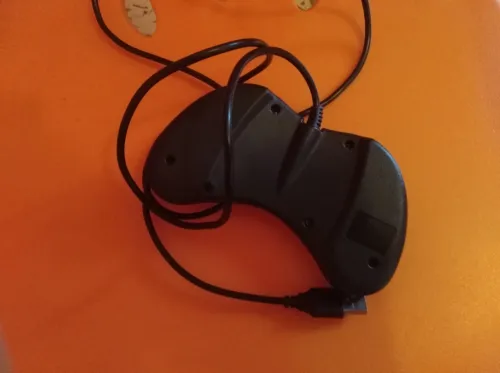 Manette type Saturn Megadrive pour PC