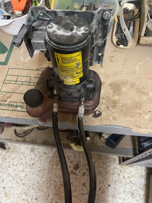 Pompe de trim volvo /mercruiser 