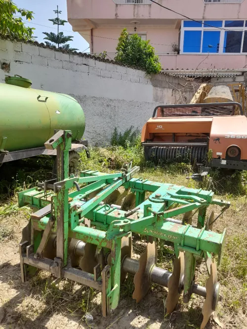 tracteur agricol et equipements