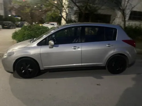 Nissan Tiida 5 portes 2008 Tiida 5 portes
