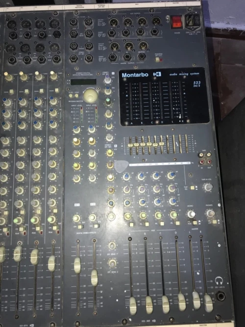 Matériel dj table de mixage 