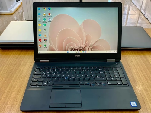 DELL LATITUDE 5580 / INTEL I5 7EME / 8 G / 256 / 15.6 FHD