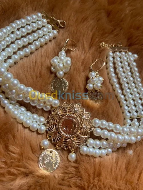 Parure de luxe ras de cou plus boucles d oreilles dernière collection de ah bijoux 