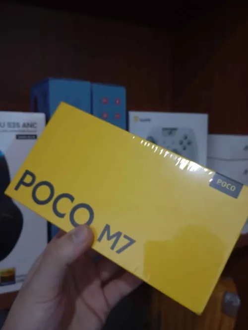POCO M7 6/128 NOIR NEUF JAMAIS UTILISÉ 