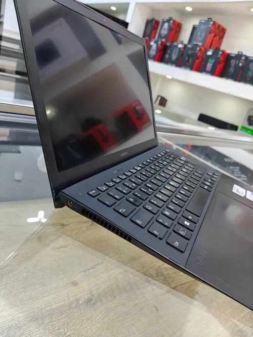 Sony i7