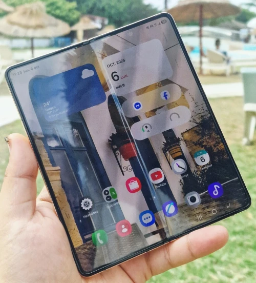 Samsung Galaxy Zfold 4 W23