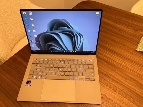 ASUS ZENBOOK A14 snapdragon(R)X-X126000_ Qualcomm RAM 16GB DDR5/DISK 512GB SSD/14 POUCE 3K OLED 60hz