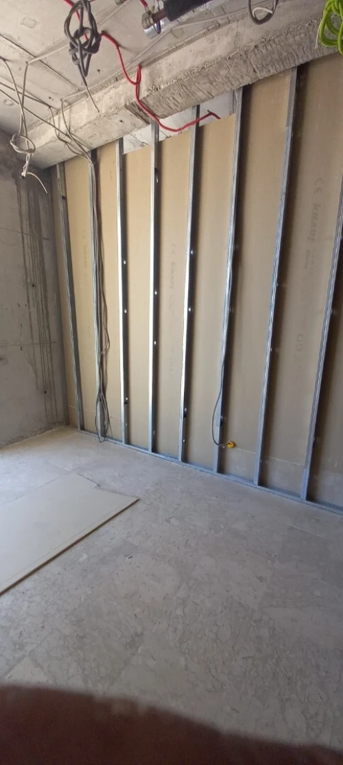 Habillage placoplâtre Mur et plafond avec isolation thermique et phonique