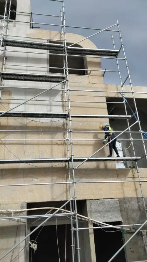Décapage démolition picage des façades