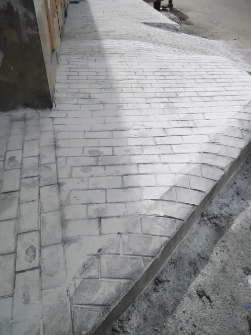 Béton imprimé et résine époxy