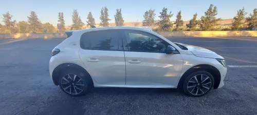 Peugeot 208 2022 