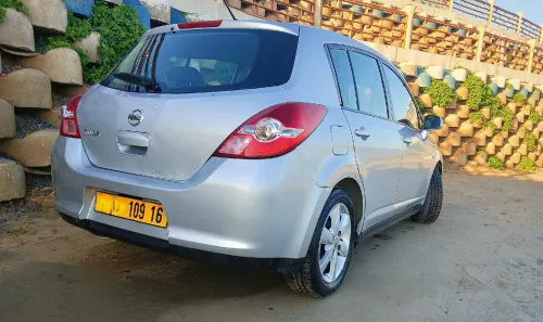 Nissan Tiida 5 portes 2009 Tekna