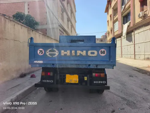 TOYOTA HiNO à benne 300 611 2014