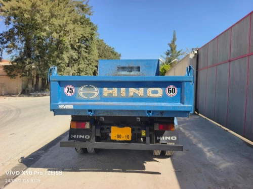 TOYOTA HiNO à benne 300 611 2014