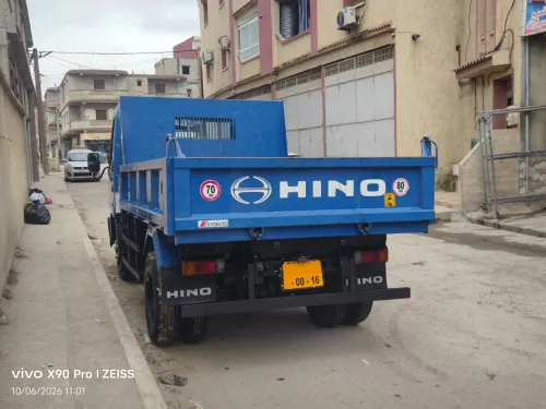 TOYOTA HiNO à benne 611 2013