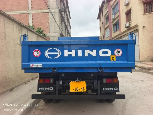 TOYOTA HiNO à benne 611 2013