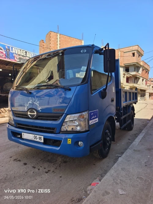 TOYOTA HiNO à benne 300 611 2014
