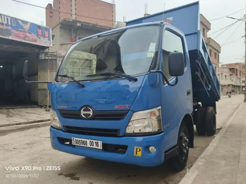 TOYOTA HiNO à benne 611 2013