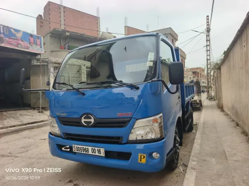 TOYOTA HiNO à benne 611 2013