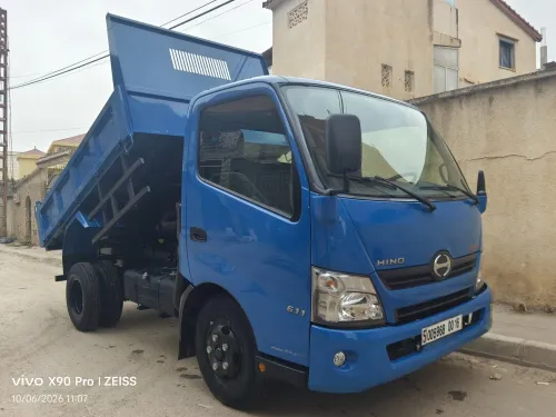 TOYOTA HiNO à benne 611 2013