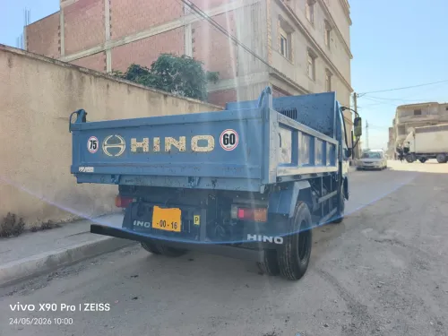 TOYOTA HiNO à benne 300 611 2014