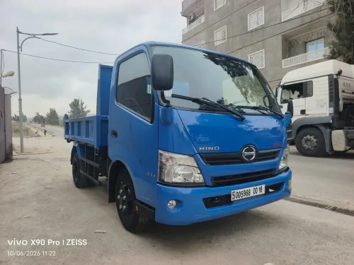 TOYOTA HiNO à benne 611 2013
