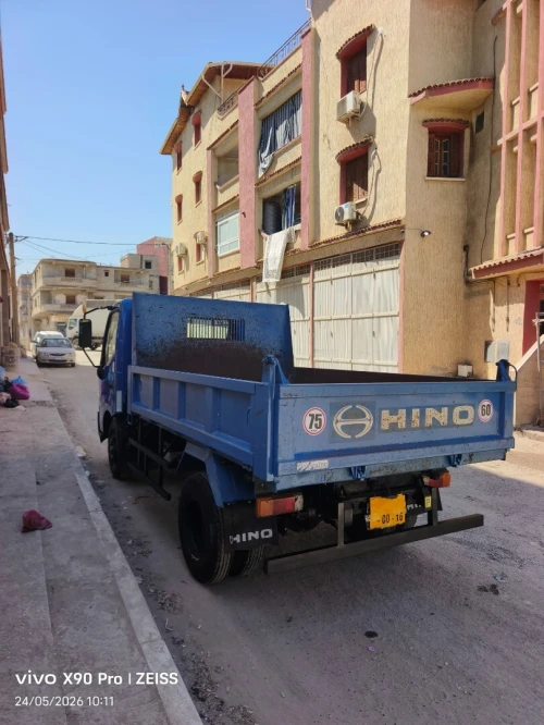 TOYOTA HiNO à benne 300 611 2014