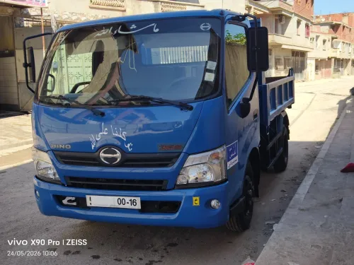 TOYOTA HiNO à benne 300 611 2014