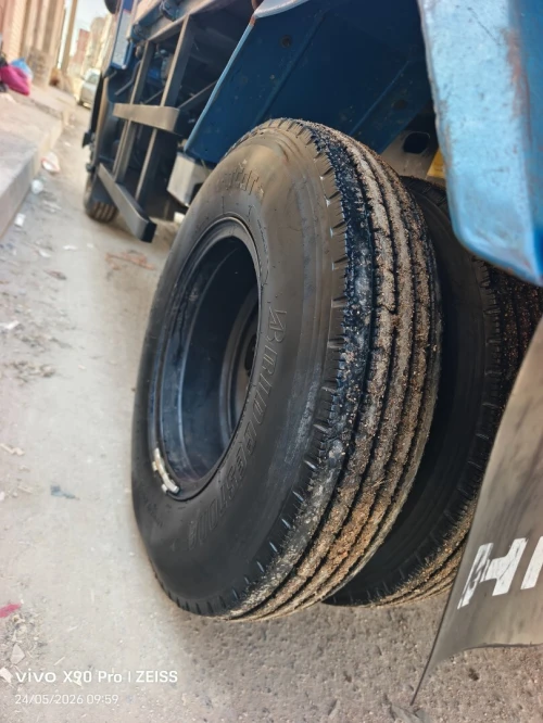 TOYOTA HiNO à benne 300 611 2014