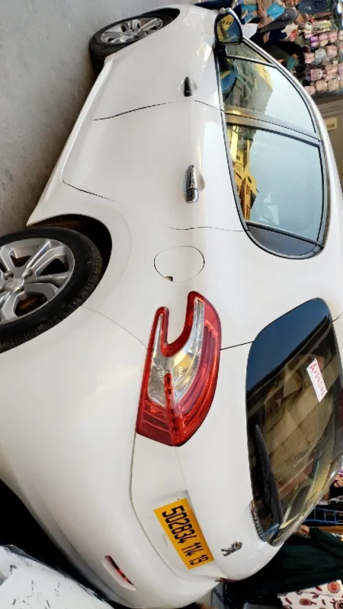 Peugeot 208 2014 Silver Line