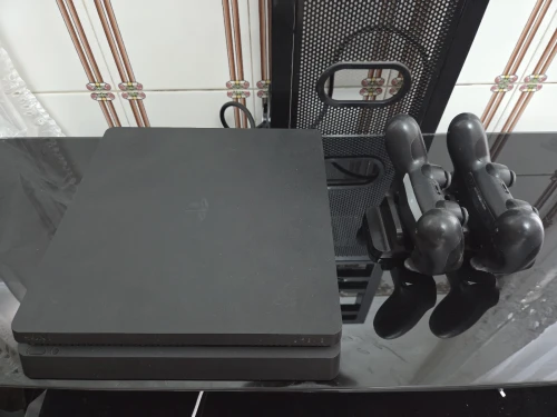 PS4 Slim flashé 1To