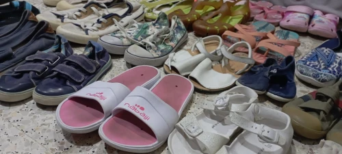 100 kilos de chaussures à vendre