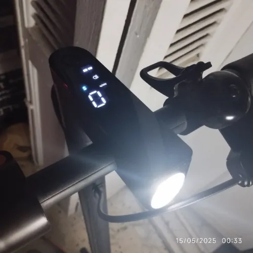 Trottinette électrique Xiaomi pro 2 vitesse de 30k et autonomie de 25k chargeur d'origine etat 10/10