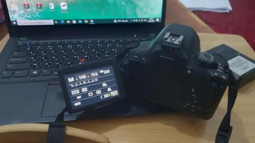 Canon 700D 