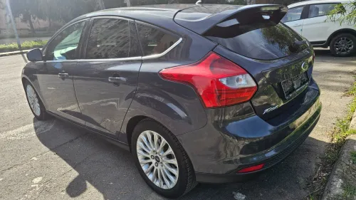 Ford Focus 5 portes 2012 Titanium