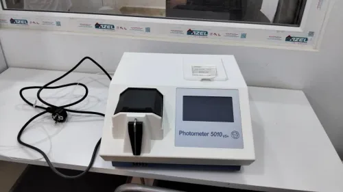 Spectrophotomètre. +. Autoclave 