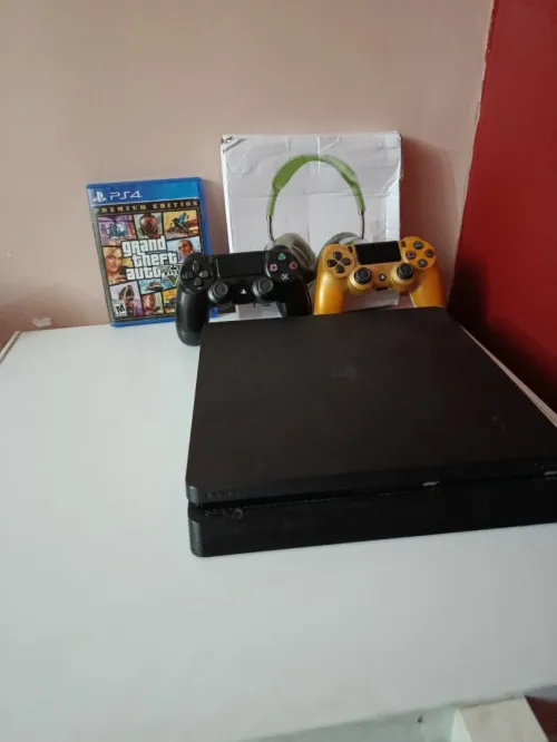 Ps4 slim 
