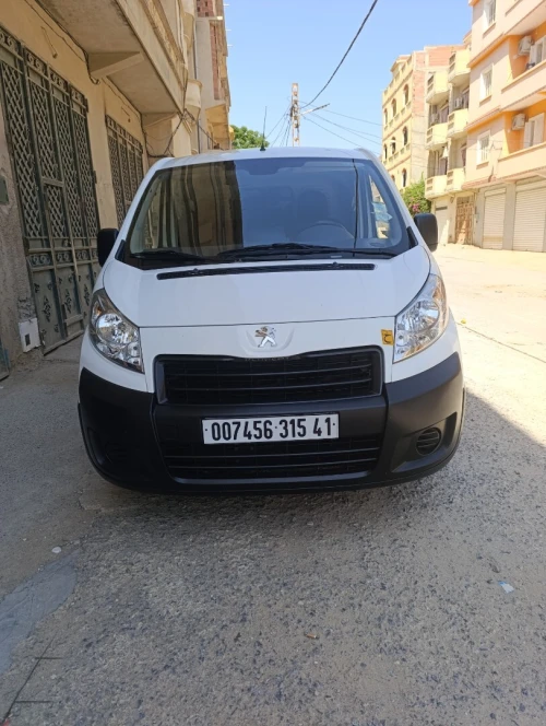 Peugeot Expert 2015 V.U Court