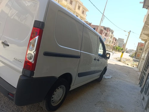 Peugeot Expert 2015 V.U Court