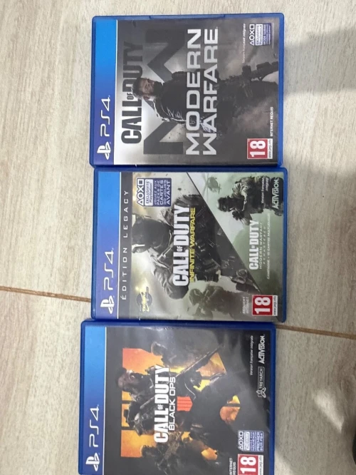 PS4 10 jeux 3 manette avec câble