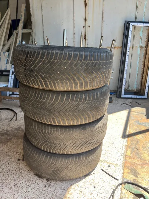4 عجلات pneus continental 235/55 R18