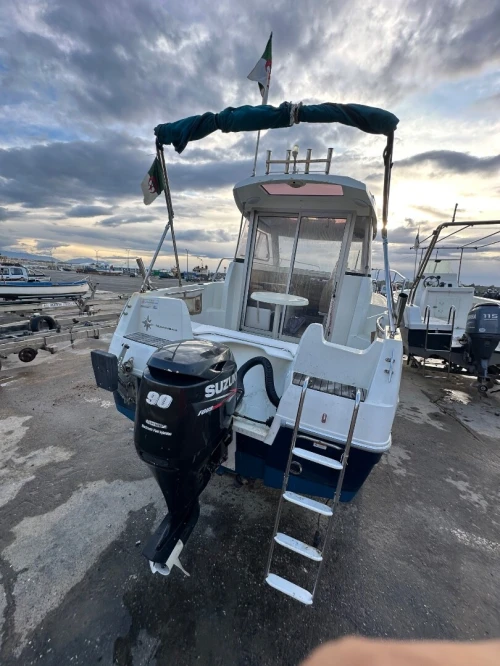 Jeanneau merry fisher 595 avec moteur SUZUKI 90ch 2012 et romorque